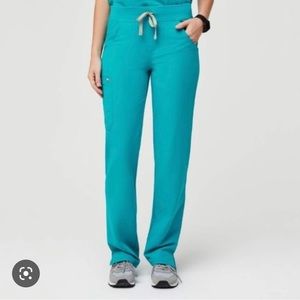 Teal Figs: Women’s Kade Cargo Scrub Pant, Limited Edition Color!